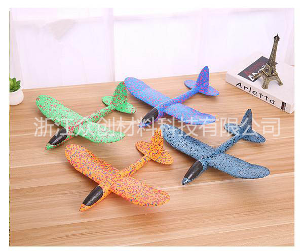 多(duō)種顔色小(xiao)型epp泡沫飛(fēi)飛機