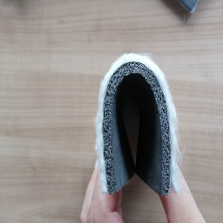 電子交聯(lian)聚乙烯墊(niàn)複合納米(mi)二氧化矽(xi)保溫氈